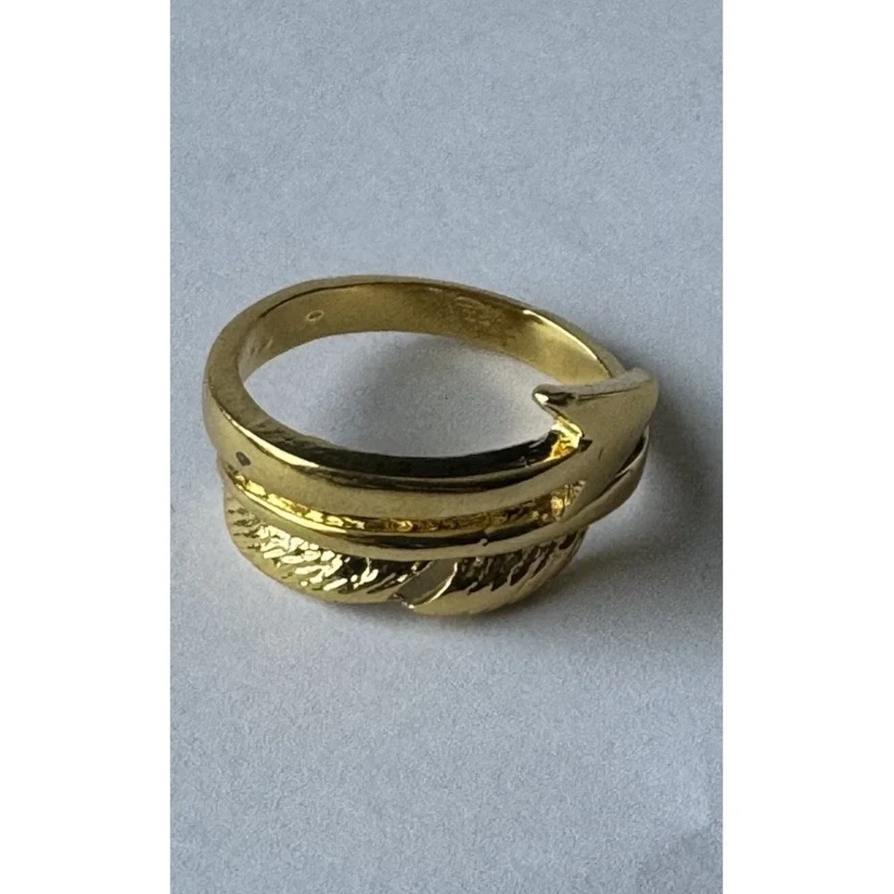 Gold Tone Arrow Wrap Band Ring Metal No Stone Size 6 MPN 0167